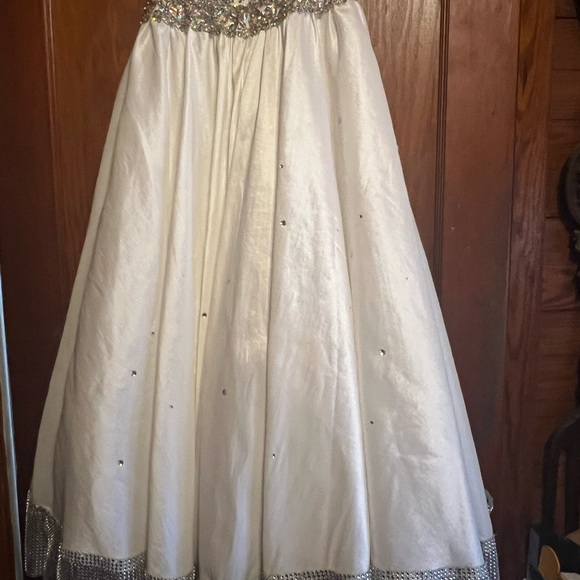 Little Rosie, girls dress size 6, white, rhinestones,sparkle,EUC - Picture 5 of 6